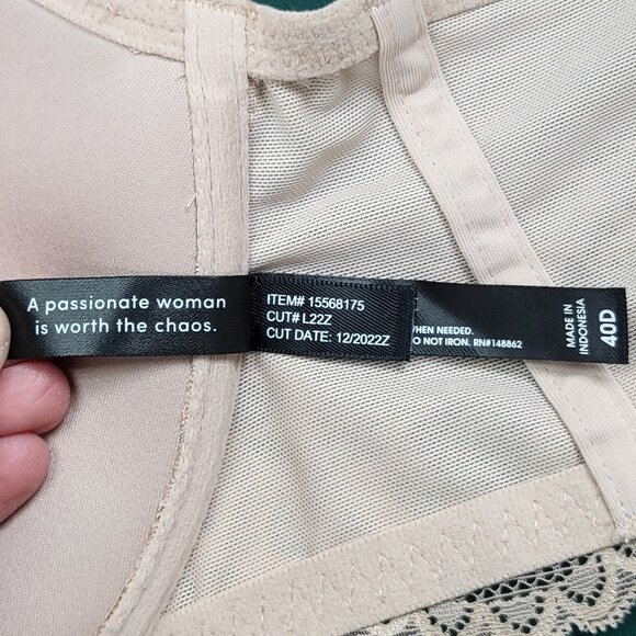 NWT Torrid cream-colored underwire bra front hook with lace accents size 40D - Picture 7 of 7